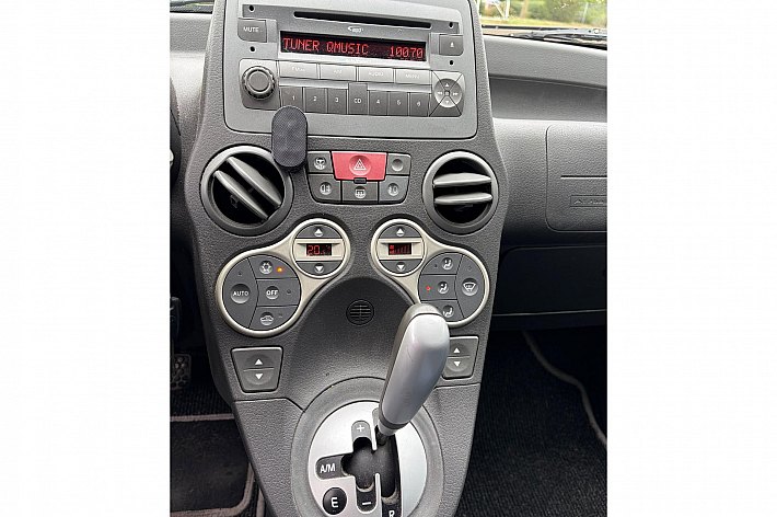Fiat Panda 1.2 Emotion , AUTOMAAT, AIRCO, DISTRIBUTIE RECENT VERNIEUWD, ELECTR RAMEN, BLUETOOTH TELEFOON VIA STUUR, RIJDT EN SCHAKELT TOP