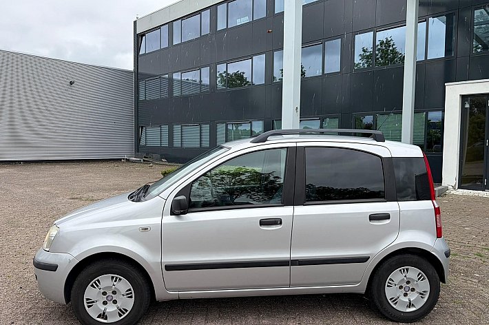 Fiat Panda 1.2 Emotion , AUTOMAAT, AIRCO, DISTRIBUTIE RECENT VERNIEUWD, ELECTR RAMEN, BLUETOOTH TELEFOON VIA STUUR, RIJDT EN SCHAKELT TOP