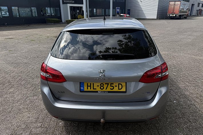 Peugeot 308 SW 1.6 BlueHDI Blue Lease Executive Pack EXPORT, EURO 6, FRONT BUMPER DAMAGED,  DRIVES IN SAFETY MODE, ENIGINE RUNS SMOOTH, IS DRIVABLE, LUXURY OPTIES, AIRCO, CRUISE, DOUBLE SCREEN IN THE BACK, LUXURY SEATS ETC ETC, EXPORT PRICE !!!