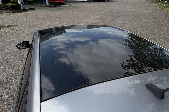Peugeot 308 SW 1.6 BlueHDI Blue Lease Executive Pack EXPORT, EURO 6, FRONT BUMPER DAMAGED,  DRIVES IN SAFETY MODE, ENIGINE RUNS SMOOTH, IS DRIVABLE, LUXURY OPTIES, AIRCO, CRUISE, DOUBLE SCREEN IN THE BACK, LUXURY SEATS ETC ETC, EXPORT PRICE !!!