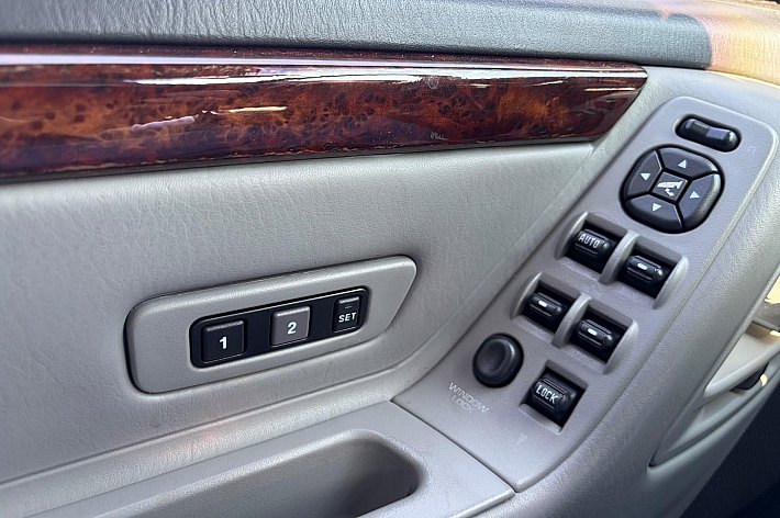 Jeep Grand Cherokee 4.7i V8 Overland High Output , YOUNGTIMER, FULL OPTIONS, 4X4, LEDER, AIRCO, SCHUIFKANTELDAK, PARROT, NWE APK, ETC