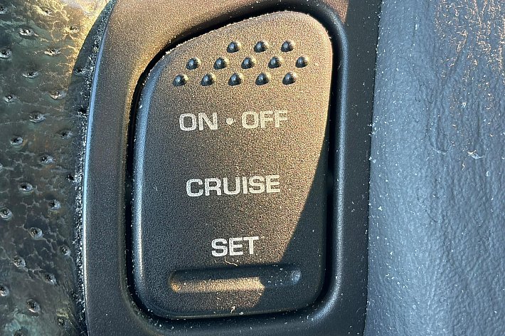 Jeep Grand Cherokee 4.7i V8 Overland High Output , YOUNGTIMER, FULL OPTIONS, 4X4, LEDER, AIRCO, SCHUIFKANTELDAK, PARROT, NWE APK, ETC