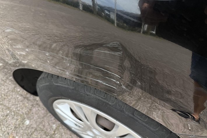 Hyundai i20 1.2i i-Motion AIRCO, TREKHAAK, ELECTR RAMEN EN SPIEGELS, RIJDT PRIMA, SCHAAFPLEKJE LINKS ACHTER, BOEKJES AANWEZIG