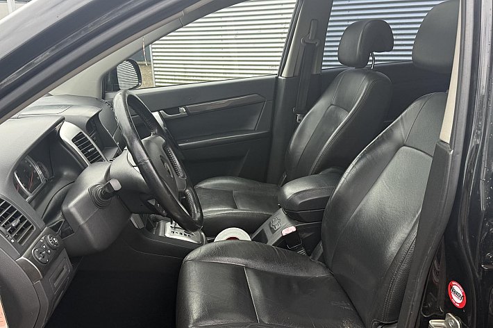 Chevrolet Captiva 3.2i Executive , AUTOMAAT, AWD, 7 PERS , AIRCO, LEDER, OPENDAK, ELECTR STOELEN, ELEC SPIEGELS EN RAMEN, AWD, TREKHAAK, BOEKJES AANWEZIG, 4WD