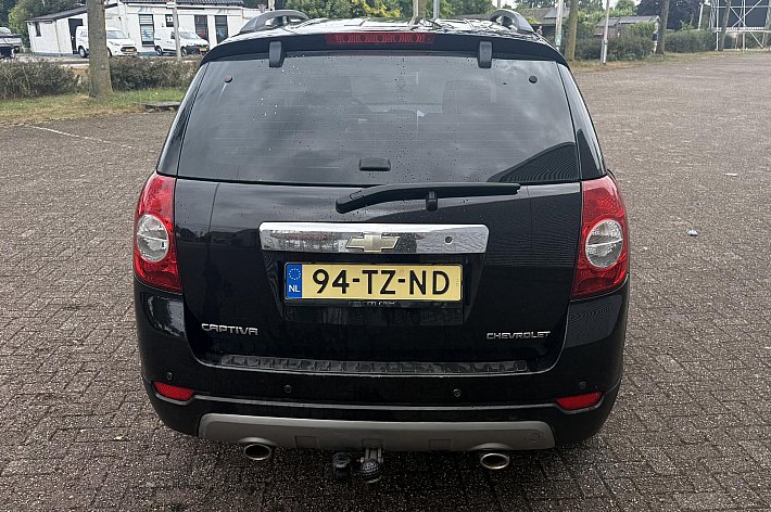 Chevrolet Captiva 3.2i Executive , AUTOMAAT, AWD, 7 PERS , AIRCO, LEDER, OPENDAK, ELECTR STOELEN, ELEC SPIEGELS EN RAMEN, AWD, TREKHAAK, BOEKJES AANWEZIG, 4WD
