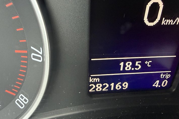 Škoda Octavia Combi 1.2 TSI Elegance Business Line ,  CLIMA, NAVI , 6 BAK, LEDER, CRUISE CONTROLE, 2 KEYS, TREKHAAK, BOEKJES, RIJDT 100%, GEEN STORINGEN.