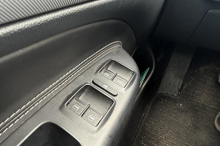 Škoda Octavia Combi 1.2 TSI Elegance Business Line ,  CLIMA, NAVI , 6 BAK, LEDER, CRUISE CONTROLE, 2 KEYS, TREKHAAK, BOEKJES, RIJDT 100%, GEEN STORINGEN.