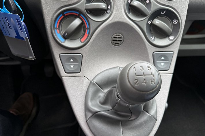 Fiat Panda 1.1 Young , 92.733 KM, NAP, ELECTR RAMEN, ZEER GOED RIJDENDE PANDA MET LAGE KMSTAND, BETROUWBAAR EN LAAG IN VASTE KOSTEN, APK NIEUW