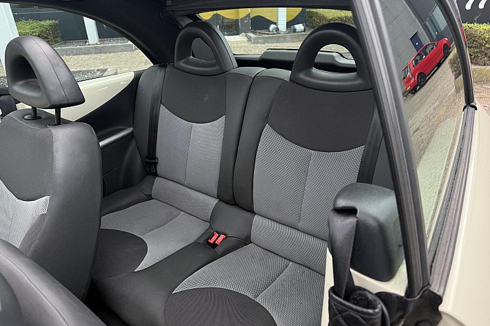 Citroën C3 Pluriel 1.4i AIRCO (STEENKOUD), 4 ELECT RAMEN, NAVI, BLUETOOTH, CV, SPLINTERNIEUWE KOPPELING, BOEKJES