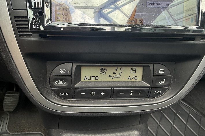 Citroën C3 Pluriel 1.4i AIRCO (STEENKOUD), 4 ELECT RAMEN, NAVI, BLUETOOTH, CV, SPLINTERNIEUWE KOPPELING, BOEKJES