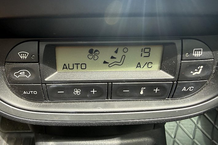 Citroën C3 Pluriel 1.4i AIRCO (STEENKOUD), 4 ELECT RAMEN, NAVI, BLUETOOTH, CV, SPLINTERNIEUWE KOPPELING, BOEKJES