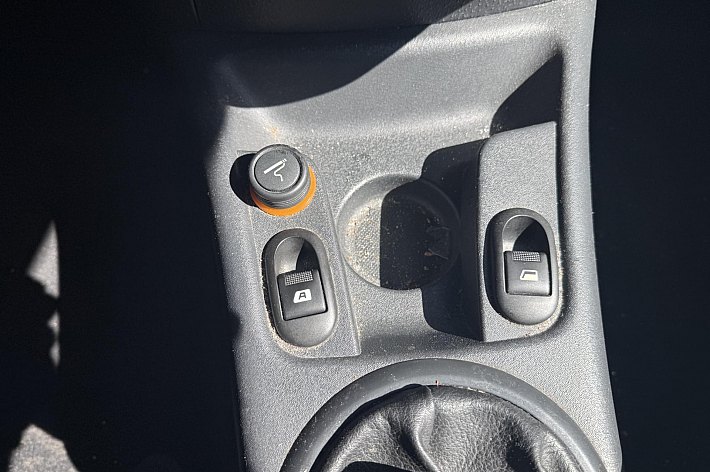 Citroën C3 1.4i Ligne Prestige , AIRCO, 5 DEURS, CV, PDC, 175.751 KM NAP, RIJDT ECHT SUPER, GEEN RAMMELTJES, GOED ONDERHOUDEN,