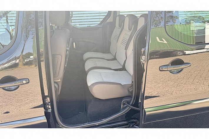Citroën Berlingo 1.6 VTi Tendance , AIRCO, DUBBEL SCHUIFDEUR, CRUISE,  MULTISPACE, TREKHAAK, PDC, ELECTR RAMEN, GOED ONDERHOUDEN, BOEKJES AANWEZIG, NETTE AUTO