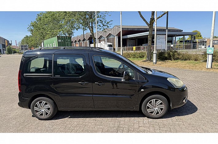 Citroën Berlingo 1.6 VTi Tendance , AIRCO, DUBBEL SCHUIFDEUR, CRUISE,  MULTISPACE, TREKHAAK, PDC, ELECTR RAMEN, GOED ONDERHOUDEN, BOEKJES AANWEZIG, NETTE AUTO