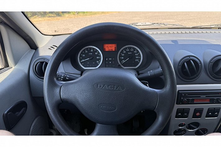 Dacia Logan MCV 1.6-16V Lauréate , AIRCO, TREKHAAK, ELECTR RAMEN VOOR, BOEKJES RIJDT PERFECT, RUIME BETAALBARE GEZINSAUTO