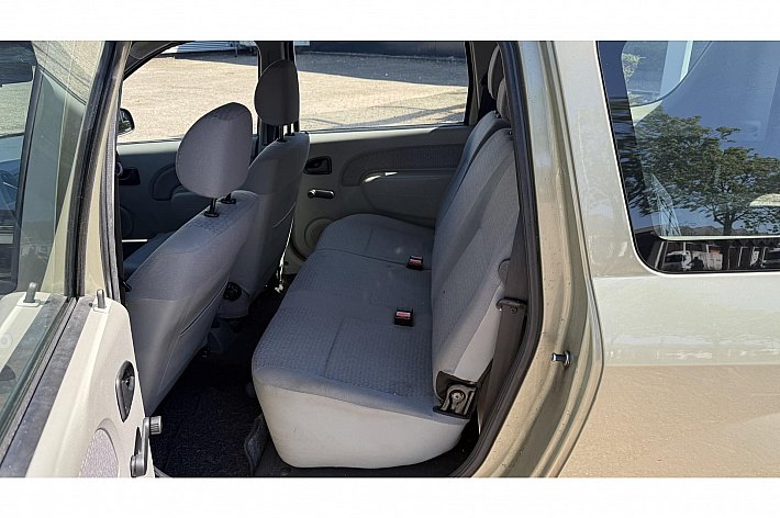 Dacia Logan MCV 1.6-16V Lauréate , AIRCO, TREKHAAK, ELECTR RAMEN VOOR, BOEKJES RIJDT PERFECT, RUIME BETAALBARE GEZINSAUTO