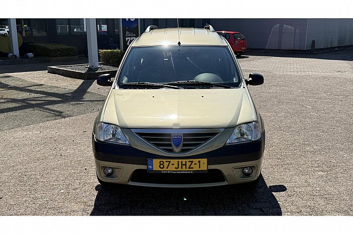 Dacia Logan MCV 1.6-16V Lauréate , AIRCO, TREKHAAK, ELECTR RAMEN VOOR, BOEKJES RIJDT PERFECT, RUIME BETAALBARE GEZINSAUTO