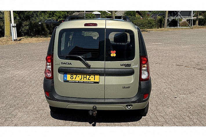 Dacia Logan MCV 1.6-16V Lauréate , AIRCO, TREKHAAK, ELECTR RAMEN VOOR, BOEKJES RIJDT PERFECT, RUIME BETAALBARE GEZINSAUTO