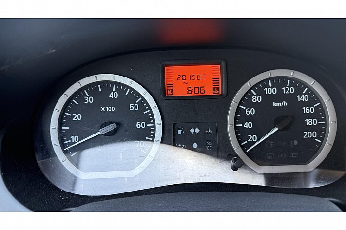 Dacia Logan MCV 1.6-16V Lauréate , AIRCO, TREKHAAK, ELECTR RAMEN VOOR, BOEKJES RIJDT PERFECT, RUIME BETAALBARE GEZINSAUTO
