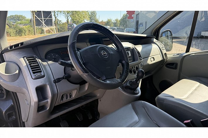 Opel Vivaro 2.0 CDTI L2H1 DC , AIRCO, ELECTR RAMEN, RIJDT EN SCHAKELT GOED, LIFTJE BLIJFT BIJ EXPORT ERIN, VOOR IN NL GAAT HIJ ER UIT!