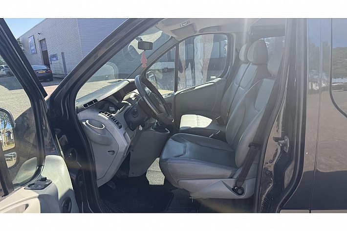 Opel Vivaro 2.0 CDTI L2H1 DC , AIRCO, ELECTR RAMEN, RIJDT EN SCHAKELT GOED, LIFTJE BLIJFT BIJ EXPORT ERIN, VOOR IN NL GAAT HIJ ER UIT!
