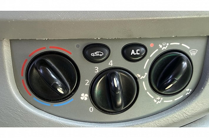 Opel Vivaro 2.0 CDTI L2H1 DC , AIRCO, ELECTR RAMEN, RIJDT EN SCHAKELT GOED, LIFTJE BLIJFT BIJ EXPORT ERIN, VOOR IN NL GAAT HIJ ER UIT!