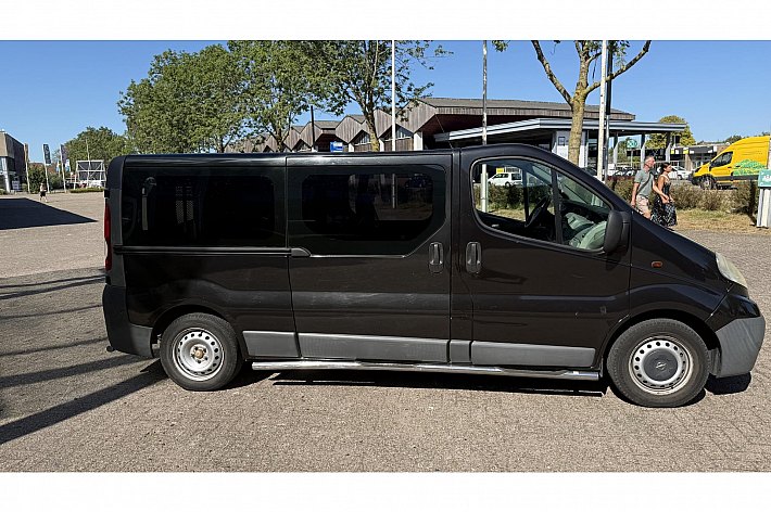Opel Vivaro 2.0 CDTI L2H1 DC , AIRCO, ELECTR RAMEN, RIJDT EN SCHAKELT GOED, LIFTJE BLIJFT BIJ EXPORT ERIN, VOOR IN NL GAAT HIJ ER UIT!