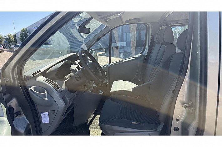 Opel Vivaro 2.0 CDTI L2H1 DC , AIRCO, DUBBEL SCHUIFDEUR, DEALERONDERHOUDEN, NET EEN BEURT GEHAD, BOEKJES, EX INVALIDE