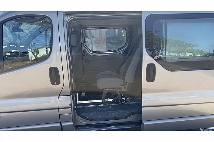 Opel Vivaro 2.0 CDTI L2H1 DC , AIRCO, DUBBEL SCHUIFDEUR, DEALERONDERHOUDEN, NET EEN BEURT GEHAD, BOEKJES, EX INVALIDE