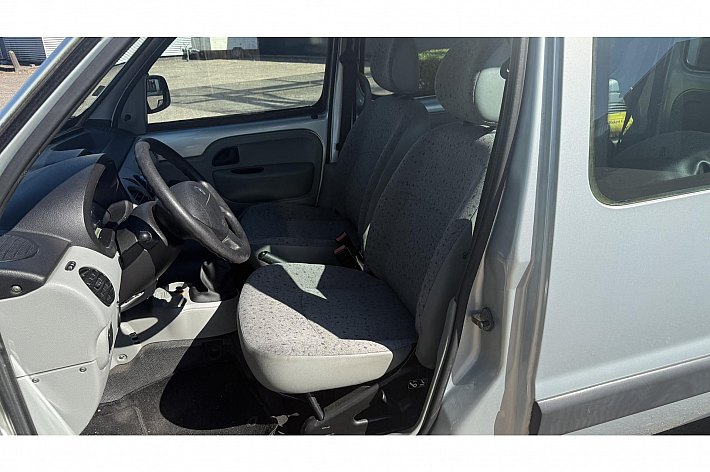 Renault Kangoo 1.2-16V Authentique , INRIJPLAAT, EX INVALIDE, IDEAAL VOOR VERVOER SCOOTMOBIEL/SCOOTERS OF ZZP-ER, MAG IN ALLE MILEUZONES