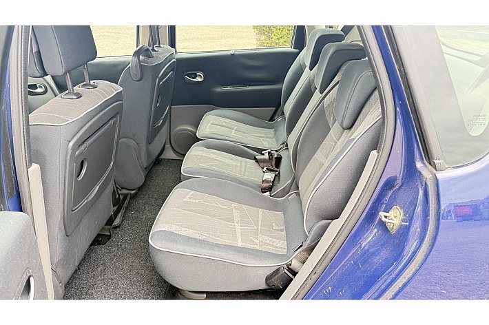 Renault Scénic 1.6-16V Privilège Luxe , AIRCO, ELECTR RAMEN, TREKHAAK, INRUILER ZOMEENEMEN, PROEFRIJDEN EN NAKIJKEN GEEN PROBLEEM, GARANTIE GEEN .