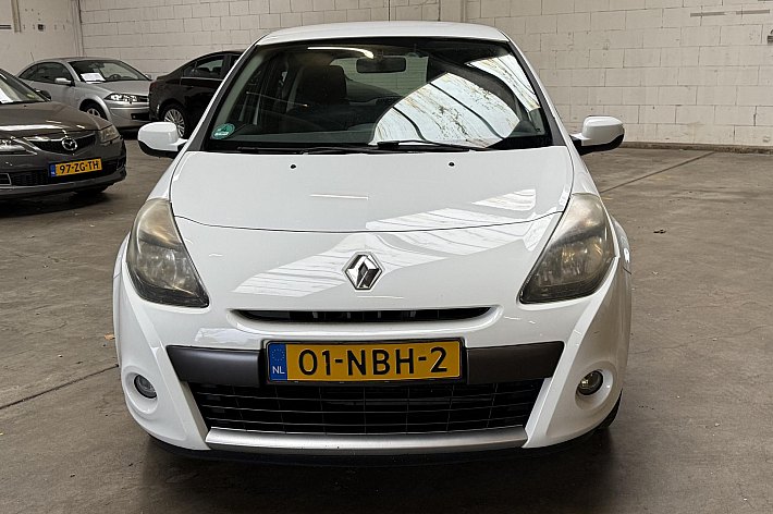 Renault Clio 1.2 Collection , CRUISE CONTROL, AIRCO, TREKHAAK, KEURIG ONDERHOUDEN, BOEKJES AANWEZIG