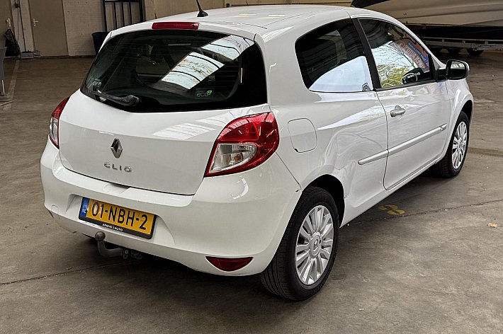 Renault Clio 1.2 Collection , CRUISE CONTROL, AIRCO, TREKHAAK, KEURIG ONDERHOUDEN, BOEKJES AANWEZIG