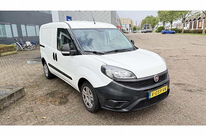 Fiat Doblò Cargo 1.6 MJ L1H1 ECO JET , AIRCO, 6 BAK, 3 PERSOONS, ELECTR RAMEN, NAVI, EURO 6, ACHTER DEUREN, NETJES ONDERHOUDEN, BTW AUTO, BOEKJES AANWEZIG