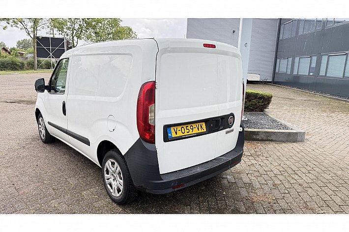 Fiat Doblò Cargo 1.6 MJ L1H1 ECO JET , AIRCO, 6 BAK, 3 PERSOONS, ELECTR RAMEN, NAVI, EURO 6, ACHTER DEUREN, NETJES ONDERHOUDEN, BTW AUTO, BOEKJES AANWEZIG