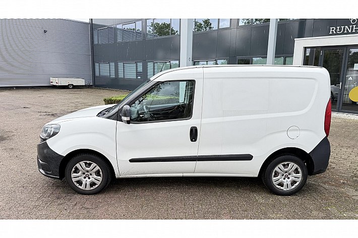 Fiat Doblò Cargo 1.6 MJ L1H1 ECO JET , AIRCO, 6 BAK, 3 PERSOONS, ELECTR RAMEN, NAVI, EURO 6, ACHTER DEUREN, NETJES ONDERHOUDEN, BTW AUTO, BOEKJES AANWEZIG
