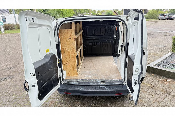 Fiat Doblò Cargo 1.6 MJ L1H1 ECO JET , AIRCO, 6 BAK, 3 PERSOONS, ELECTR RAMEN, NAVI, EURO 6, ACHTER DEUREN, NETJES ONDERHOUDEN, BTW AUTO, BOEKJES AANWEZIG