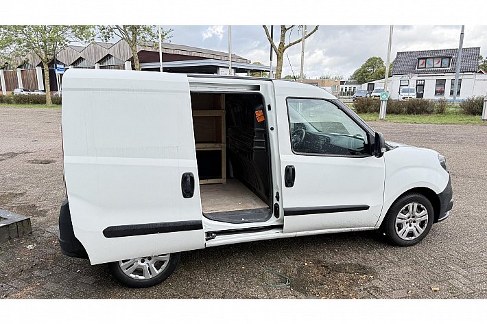 Fiat Doblò Cargo 1.6 MJ L1H1 ECO JET , AIRCO, 6 BAK, 3 PERSOONS, ELECTR RAMEN, NAVI, EURO 6, ACHTER DEUREN, NETJES ONDERHOUDEN, BTW AUTO, BOEKJES AANWEZIG