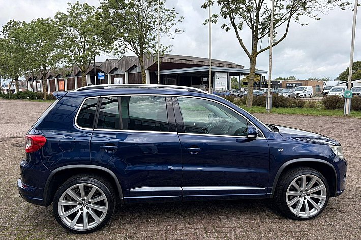 Volkswagen Tiguan 2.0 TSI Track&Field 4Motion , PANO, LEDER, AUTOMAAT, PDC, CRUISE CONTROLE, 200 PK, R LINE SPORTSTUUR, AUTOMATISCH INPARKEREN, VREDESTEIN BANDEN, ELECTR STOELEN, RAMEN EN SPIEGELS, VOLLE AUTO !!
