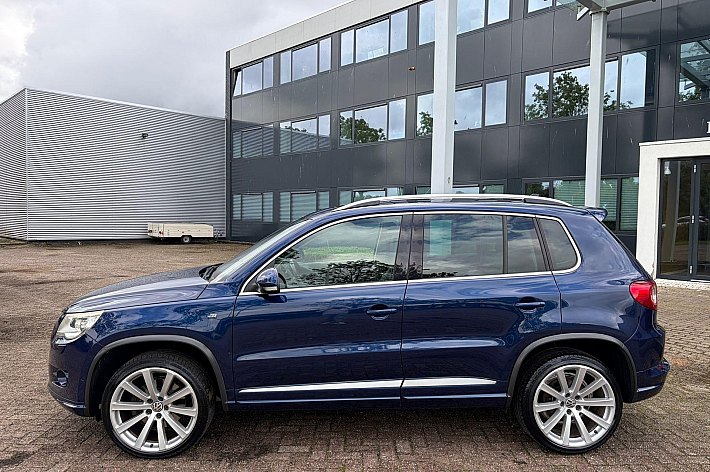 Volkswagen Tiguan 2.0 TSI Track&Field 4Motion , PANO, LEDER, AUTOMAAT, PDC, CRUISE CONTROLE, 200 PK, R LINE SPORTSTUUR, AUTOMATISCH INPARKEREN, VREDESTEIN BANDEN, ELECTR STOELEN, RAMEN EN SPIEGELS, VOLLE AUTO !!