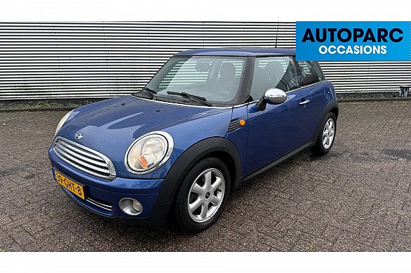 MINI 3-deurs 1.4 One , 92.274 KM !!, DUBBEL PANORAMADAK, AIRCO, ELECTR RAMEN EN SPIEGELS, GOED ONDERHOUDEN BOEKJES EN FACTUREN AANWEZIG, ZGAN BANDEN, 14 JAAR BIJ DE VOORGAANDE EIGENAAR IN BEZIT GEWEEST