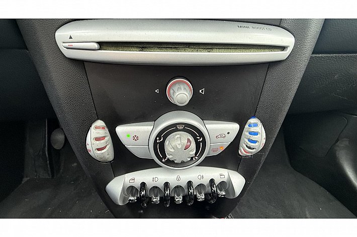 MINI 3-deurs 1.4 One , 92.274 KM !!, DUBBEL PANORAMADAK, AIRCO, ELECTR RAMEN EN SPIEGELS, GOED ONDERHOUDEN BOEKJES EN FACTUREN AANWEZIG, ZGAN BANDEN, 14 JAAR BIJ DE VOORGAANDE EIGENAAR IN BEZIT GEWEEST