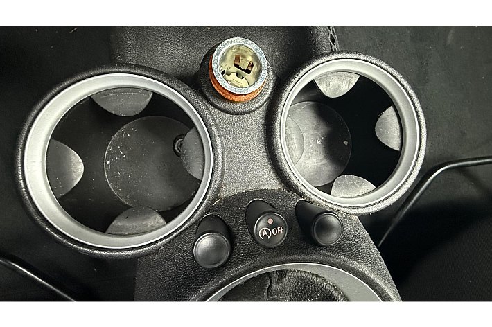 MINI 3-deurs 1.4 One , 92.274 KM !!, DUBBEL PANORAMADAK, AIRCO, ELECTR RAMEN EN SPIEGELS, GOED ONDERHOUDEN BOEKJES EN FACTUREN AANWEZIG, ZGAN BANDEN, 14 JAAR BIJ DE VOORGAANDE EIGENAAR IN BEZIT GEWEEST