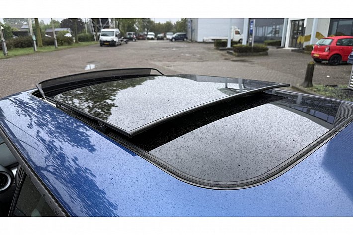 MINI 3-deurs 1.4 One , 92.274 KM !!, DUBBEL PANORAMADAK, AIRCO, ELECTR RAMEN EN SPIEGELS, GOED ONDERHOUDEN BOEKJES EN FACTUREN AANWEZIG, ZGAN BANDEN, 14 JAAR BIJ DE VOORGAANDE EIGENAAR IN BEZIT GEWEEST