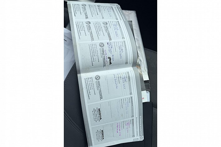 Volvo C30 2.0 Momentum , AIRCO, CRUISE, 155.176 NAP, BOEKJES AANWEZIG, GOED ONDERHOUDEN, OPTISCH WAT BESCHADIGD, REMSCHIJVEN VOORZIJDE BEETJE KROM, MEENEEMPRIJS VOOR DEZE UNIEKE EN SNELLE C30, VOOR DE LIEFHEBBER MET UNIEK LAGE KM STAND !!!
