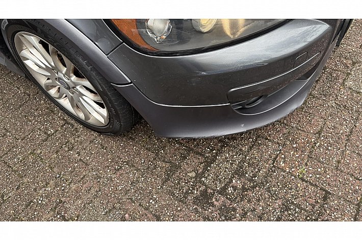 Volvo C30 2.0 Momentum , AIRCO, CRUISE, 155.176 NAP, BOEKJES AANWEZIG, GOED ONDERHOUDEN, OPTISCH WAT BESCHADIGD, REMSCHIJVEN VOORZIJDE BEETJE KROM, MEENEEMPRIJS VOOR DEZE UNIEKE EN SNELLE C30, VOOR DE LIEFHEBBER MET UNIEK LAGE KM STAND !!!