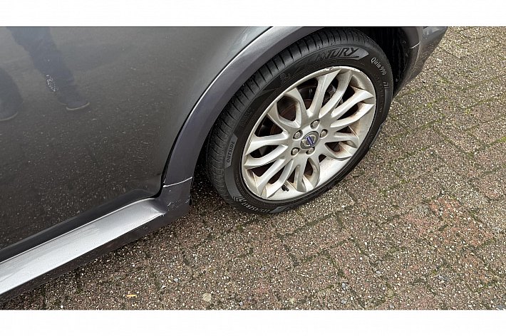 Volvo C30 2.0 Momentum , AIRCO, CRUISE, 155.176 NAP, BOEKJES AANWEZIG, GOED ONDERHOUDEN, OPTISCH WAT BESCHADIGD, REMSCHIJVEN VOORZIJDE BEETJE KROM, MEENEEMPRIJS VOOR DEZE UNIEKE EN SNELLE C30, VOOR DE LIEFHEBBER MET UNIEK LAGE KM STAND !!!