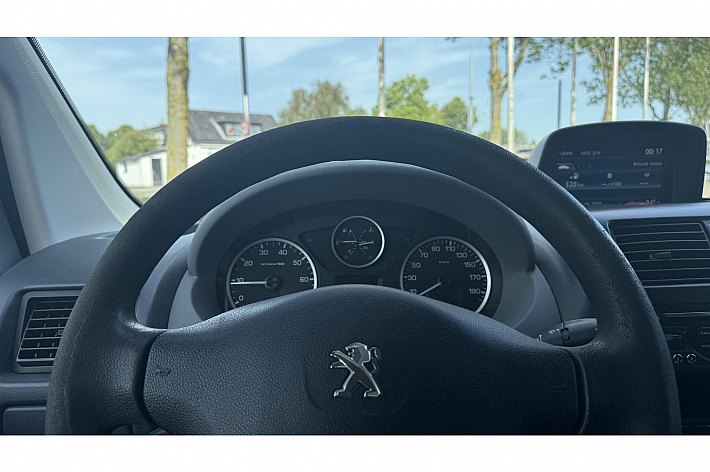 Peugeot Expert 229 2.0 HDI L2H1 DC Profit+ , AIRCO, CRUISE, NAVI, EXPORT, STUURBEKRACHTIGING WERKT NIET, RIJDT PERFECT, SCHAKELT PERFECT, GOED ONDERHOUDEN BOEKJES AANWEZIG, DE PRIJS IS EXPORT PRIJS !!!