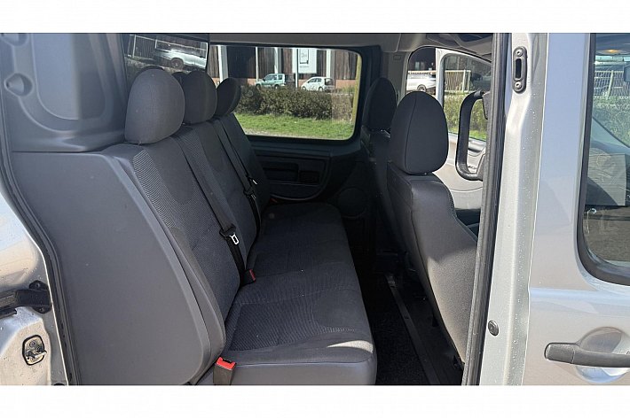 Peugeot Expert 229 2.0 HDI L2H1 DC Profit+ , AIRCO, CRUISE, NAVI, EXPORT, STUURBEKRACHTIGING WERKT NIET, RIJDT PERFECT, SCHAKELT PERFECT, GOED ONDERHOUDEN BOEKJES AANWEZIG, DE PRIJS IS EXPORT PRIJS !!!