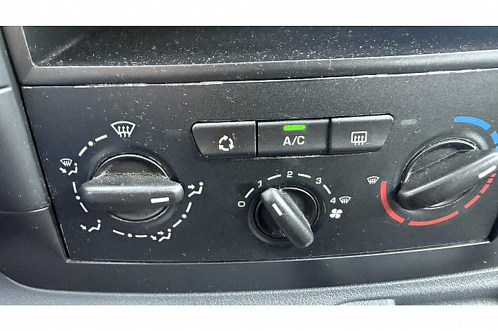 Peugeot Expert 229 2.0 HDI L2H1 DC Profit+ , AIRCO, CRUISE, NAVI, EXPORT, STUURBEKRACHTIGING WERKT NIET, RIJDT PERFECT, SCHAKELT PERFECT, GOED ONDERHOUDEN BOEKJES AANWEZIG, DE PRIJS IS EXPORT PRIJS !!!